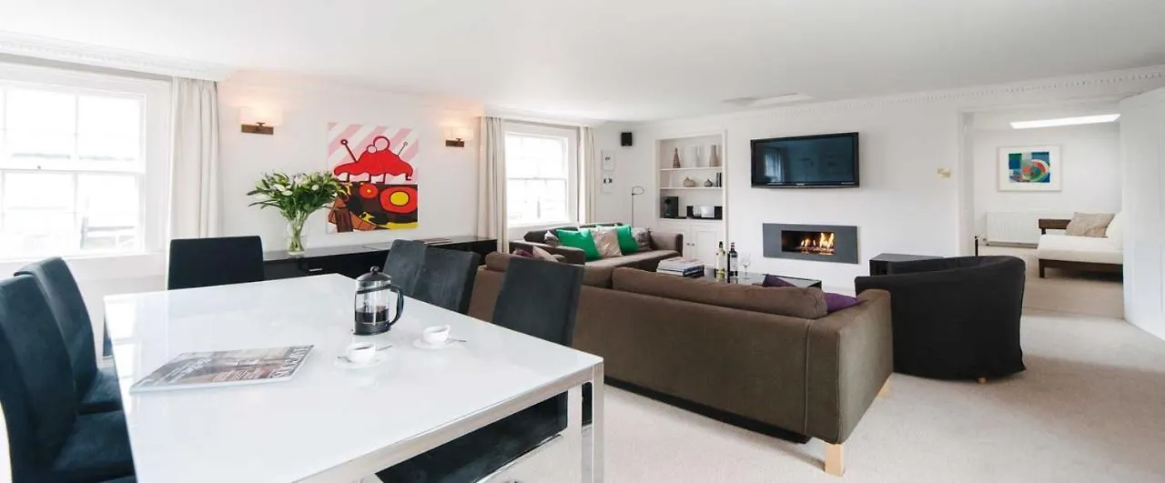 Stylish Three Bedroom Apartment In Heart Of City Bath 0*,