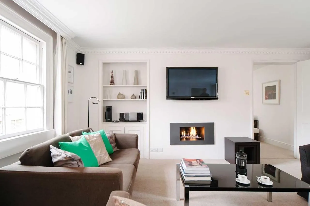 Stylish Three Bedroom Apartment In Heart Of City Bath Großbritannien