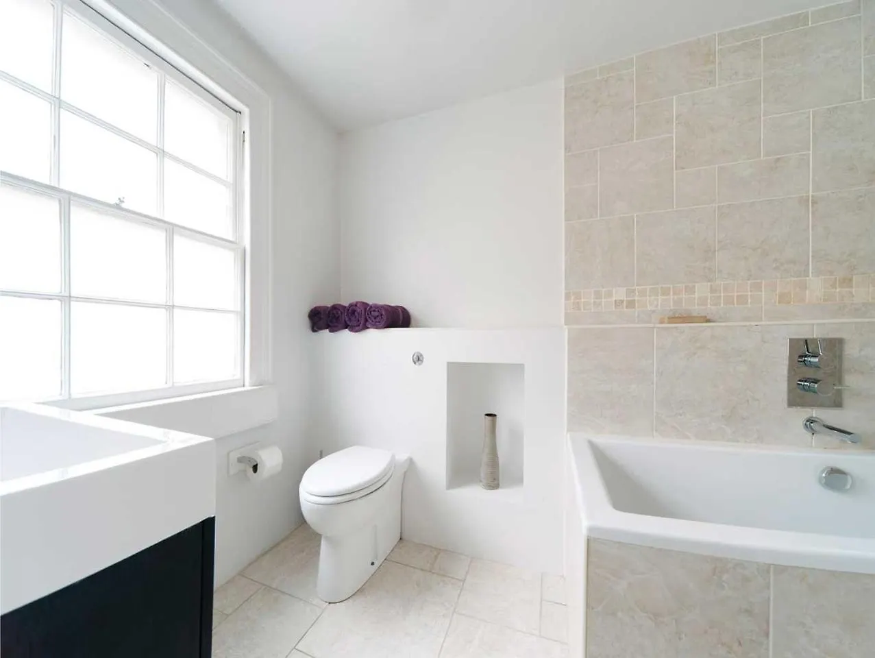 Stylish Three Bedroom Apartment In Heart Of City Bath